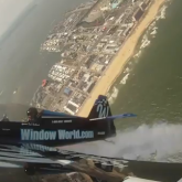 Acrobatii de pe aripa avionului | VIDEO