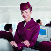 Ai visat sa te faci steward/stewardesa? Acum e sansa ta! Qatar Airways angajeaza insotitori de bord! 