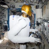 NASA testeaza primul robot umanoid in SPATIU