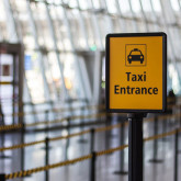 Taxi din aeroport | Cum sa evitati sa fiti jupuiti de bani in calatoriile voastre