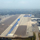 "Prabusire" enigmatica: un Citation Jet s-a oprit direct intr-unul dintre hangarele aeroportului Santa Monica, imediat dupa touchdown